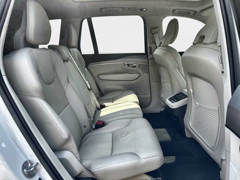 Used 2022 Volvo XC90 T5 Momentum w/ Climate Package FWD image 20