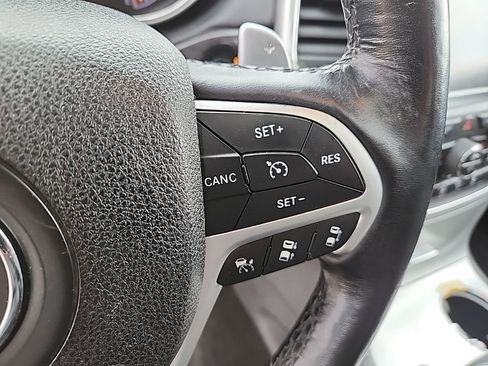 Used 2015 Jeep Grand Cherokee High Altitude AWD/4WD image 11