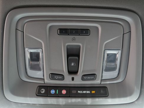 Used 2024 Chevrolet Silverado 1500 LTZ image 33