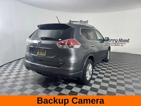 Used 2014 Nissan Rogue SV w/ SV Moonroof Package image 7