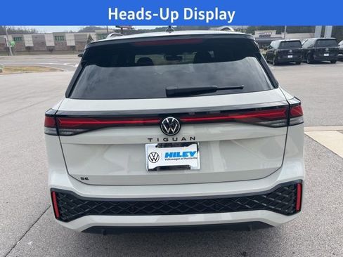 New 2026 Volkswagen Tiguan SE R-Line image 4