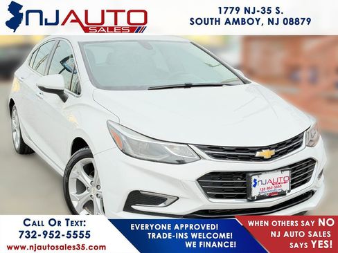 Used 2017 Chevrolet Cruze Premier FWD image 1