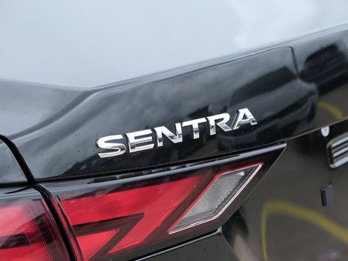 Used 2025 Nissan Sentra SV FWD image 33