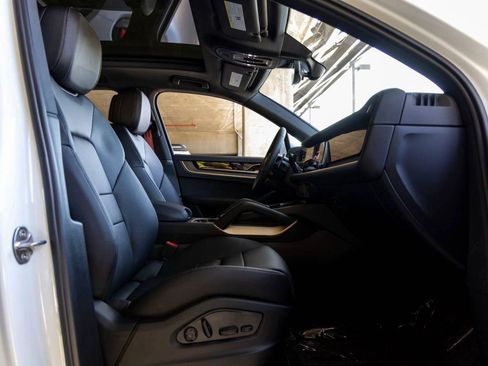 New 2025 Porsche Cayenne S image 84