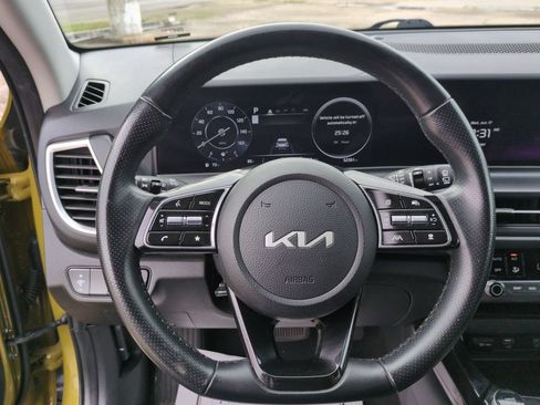 Used 2024 Kia Seltos SX w/ SX Sunroof Package AWD/4WD image 16