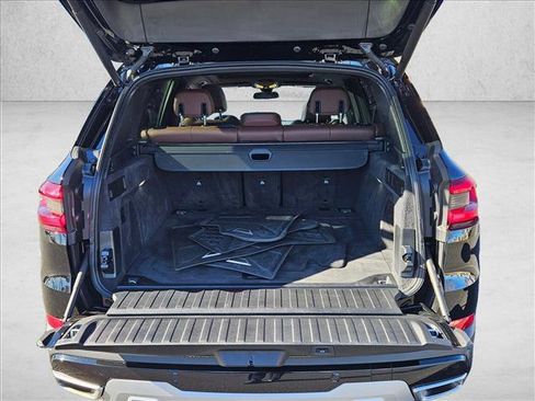 Used 2023 BMW X5 xDrive40i w/ Parking Assistance Package image 6