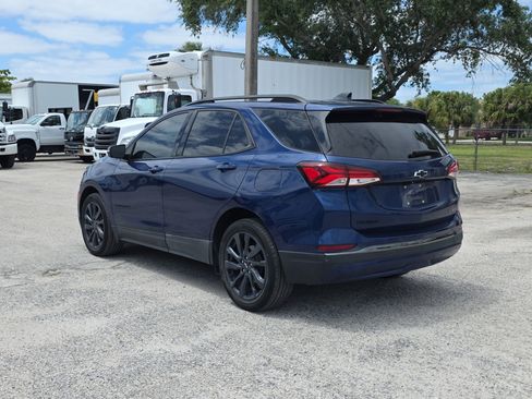 Used 2022 Chevrolet Equinox RS w/ Infotainment Package image 5