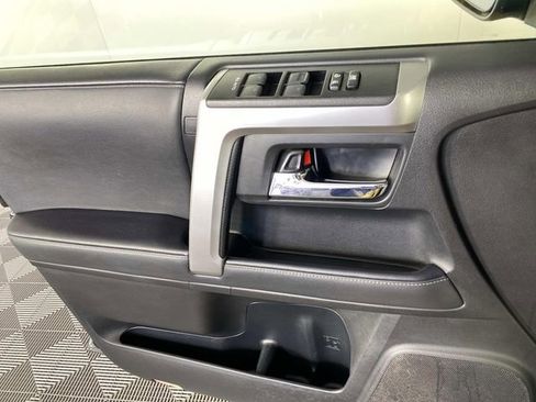 Used 2021 Toyota 4Runner SR5 AWD/4WD image 21