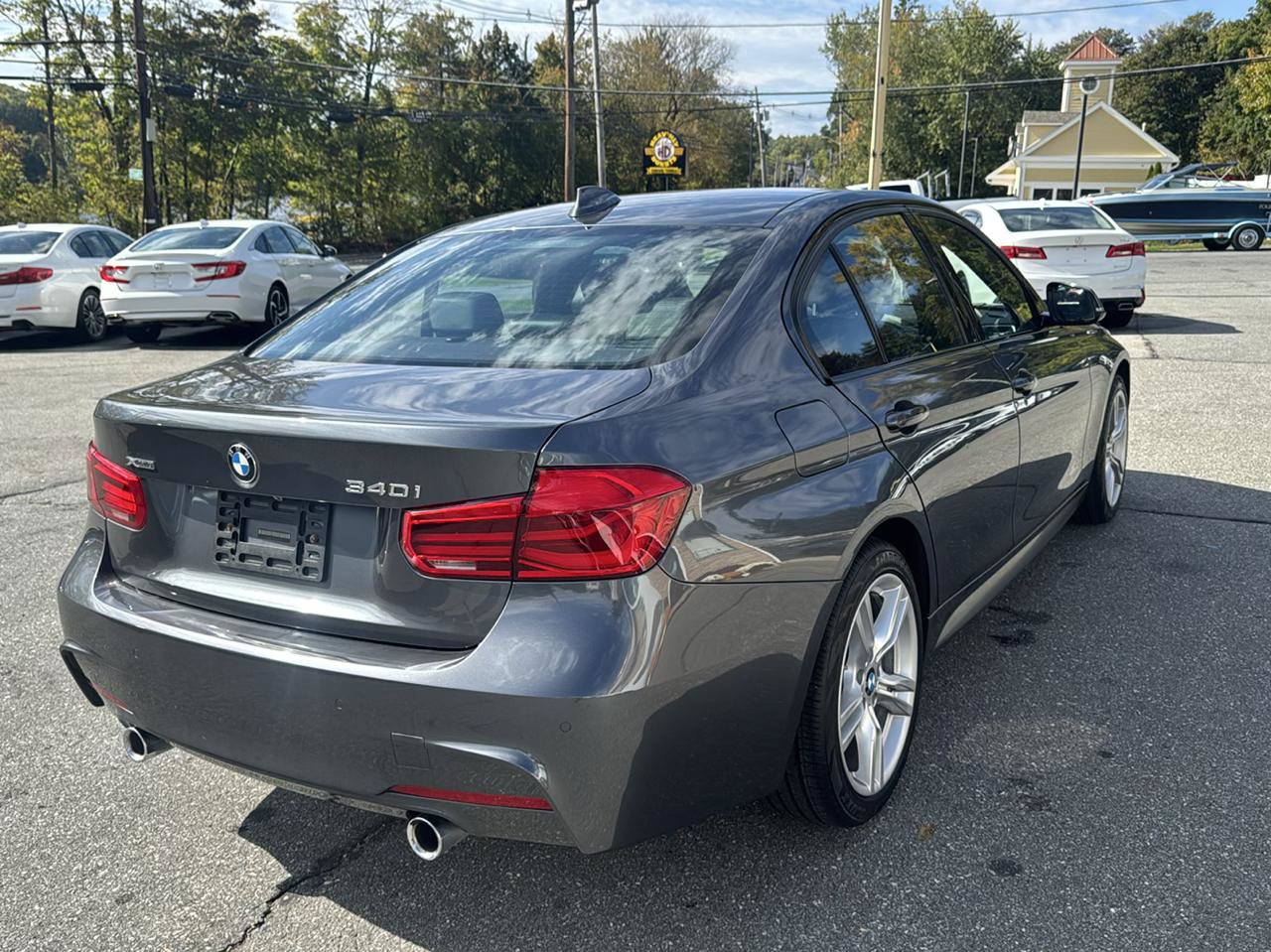 Used 2017 BMW 340i xDrive Sedan AWD/4WD image 8