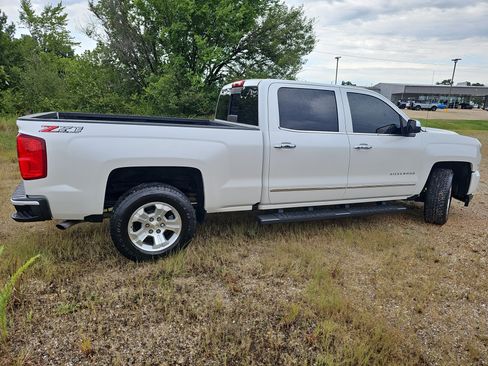 Used 2018 Chevrolet Silverado 1500 LTZ Z71 AWD/4WD image 3