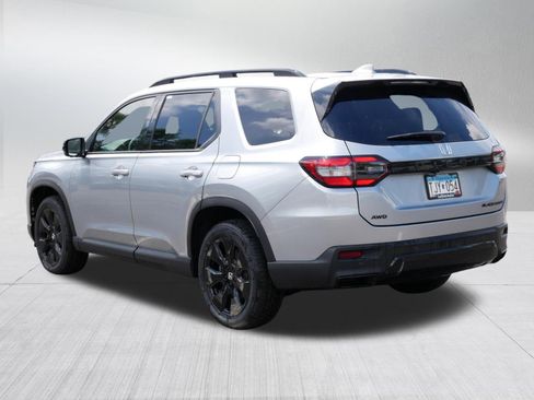 Certified 2026 Honda Pilot Black Edition image 5