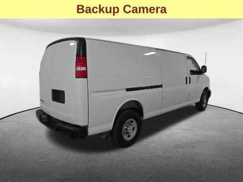 Used 2025 Chevrolet Express 3500 Extended w/ Driver Convenience Package image 5