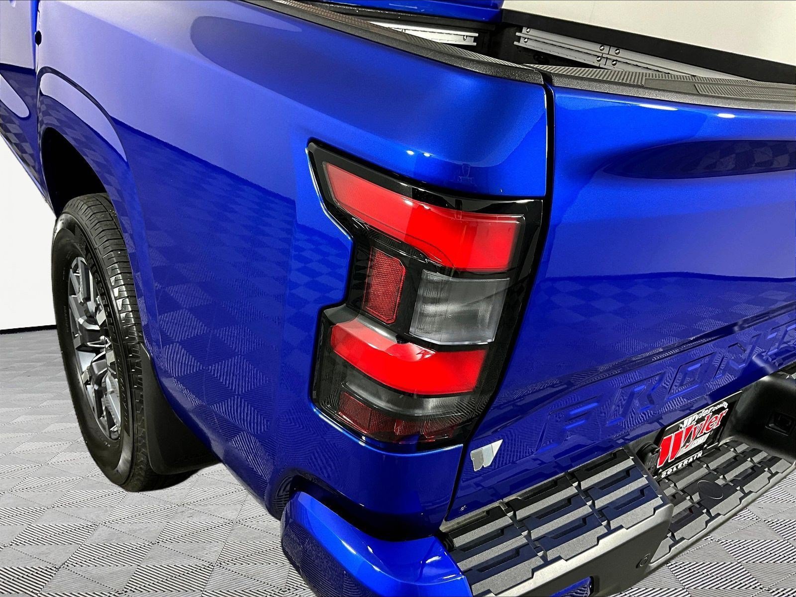 Used 2025 Nissan Frontier SL AWD/4WD image 24