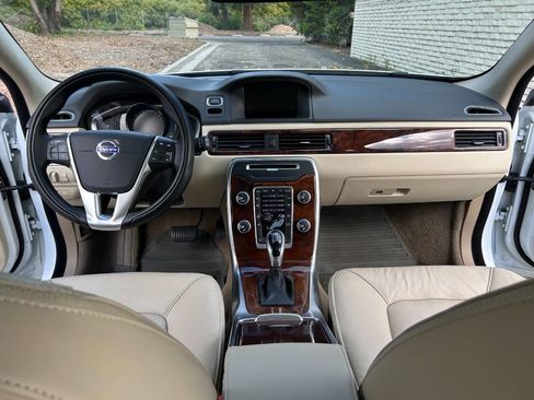 Used 2014 Volvo XC70 3.2 FWD image 40
