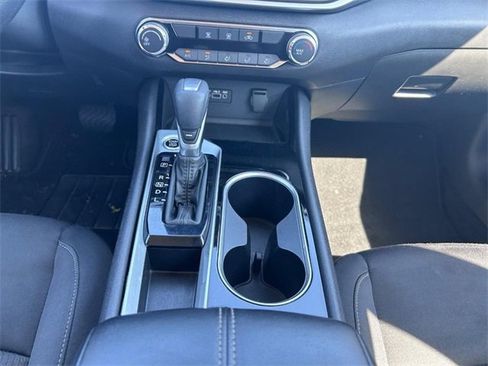 Used 2024 Nissan Altima 2.5 SV image 14