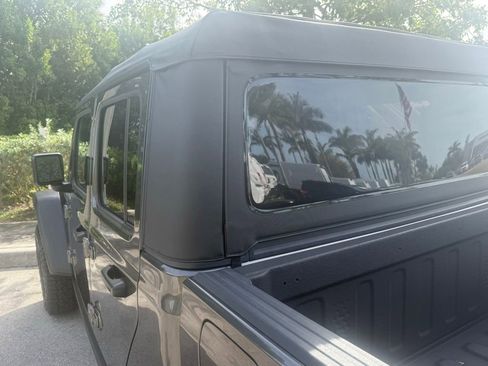 Certified 2025 Jeep Gladiator Rubicon w/ Safety Group image 39