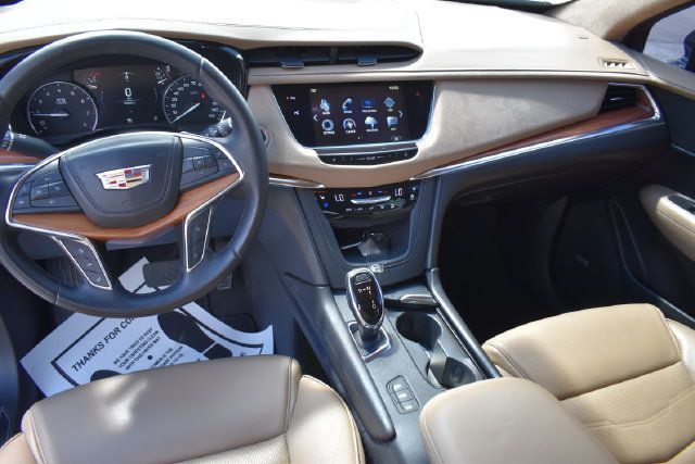 Used 2018 Cadillac XT5 Platinum w/ Driver Assist Package AWD/4WD image 18