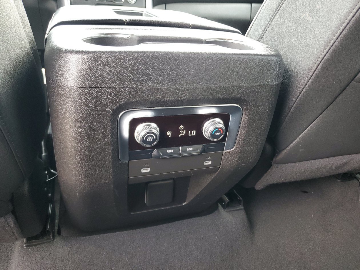 Used 2024 GMC Yukon SLT AWD/4WD image 15