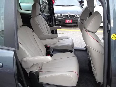 Used 2012 MAZDA MAZDA5 Grand Touring image 12