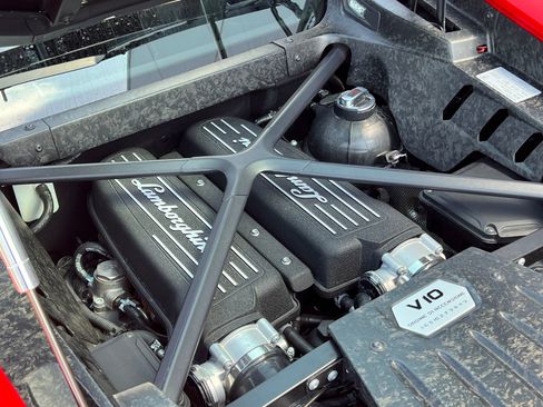 Used 2017 Lamborghini Huracan LP 580-2 RWD image 42
