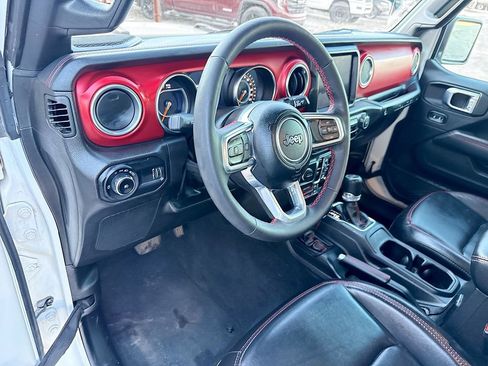 Used 2023 Jeep Wrangler Unlimited Rubicon w/ Cold Weather Group AWD/4WD image 10
