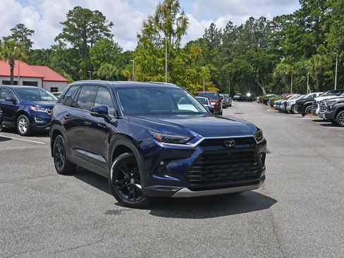 Certified 2025 Toyota Grand Highlander FWD image 6