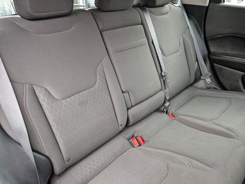 Used 2018 Jeep Compass Sport AWD/4WD image 17