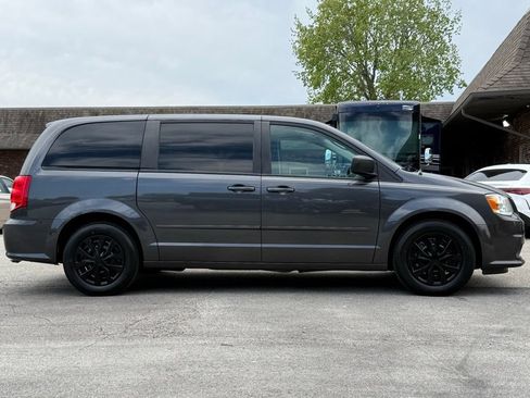 Used 2016 Dodge Grand Caravan SE w/ Quick Order Package 29E SE FWD image 6