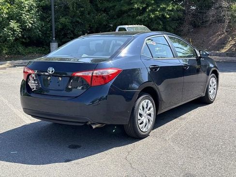 Used 2018 Toyota Corolla LE FWD image 2