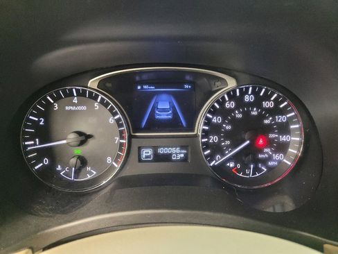 Used 2014 Nissan Pathfinder SV FWD image 23