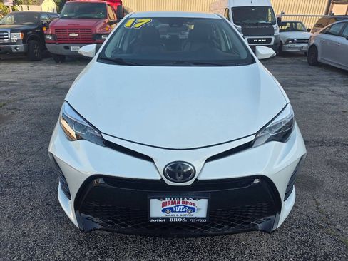 Used 2017 Toyota Corolla SE w/ Carpet Mat Package (TMS) FWD image 2