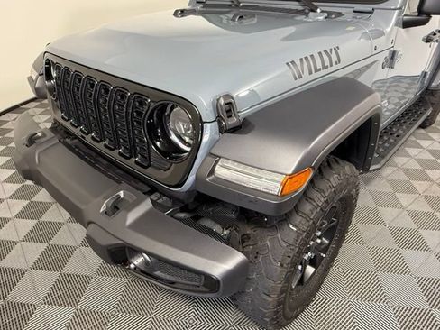 Used 2024 Jeep Wrangler Unlimited Sport AWD/4WD image 15