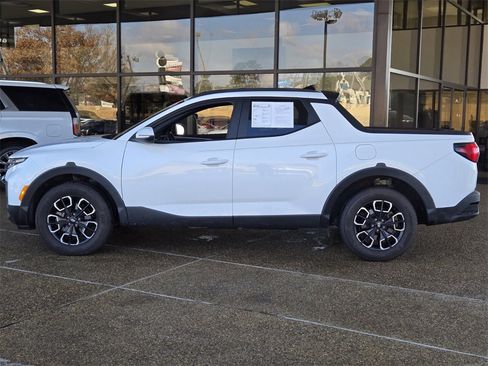 Used 2022 Hyundai Santa Cruz SEL Premium image 2