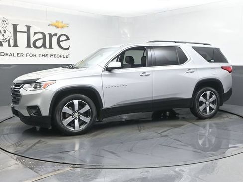 Used 2020 Chevrolet Traverse LT w/ LT Premium Package FWD image 34