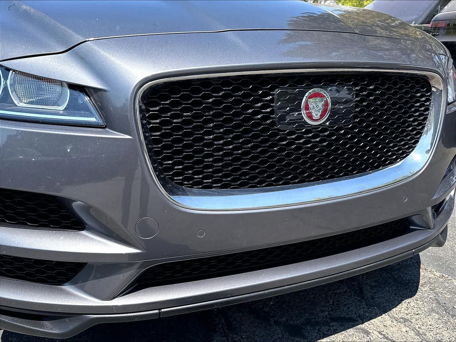 Used 2019 Jaguar F-PACE Premium AWD/4WD image 33