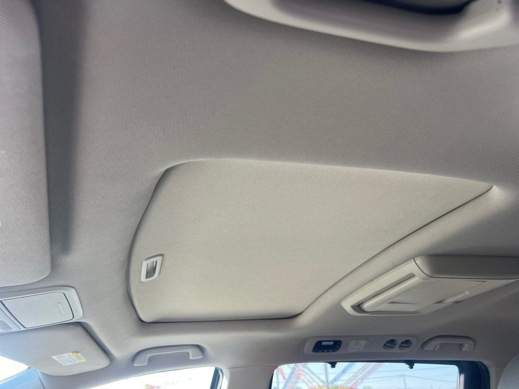 Used 2015 Honda Odyssey Touring image 38
