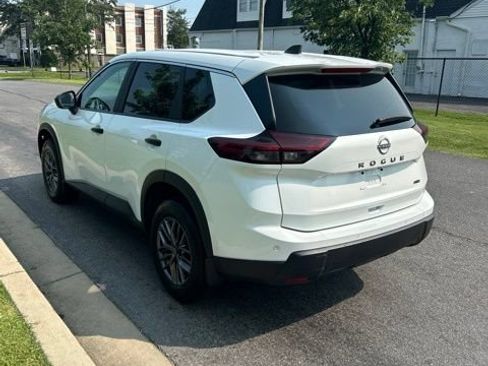 Used 2024 Nissan Rogue S AWD/4WD image 14