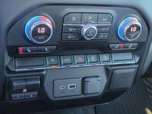 Used 2020 GMC Sierra 1500 Elevation image 22