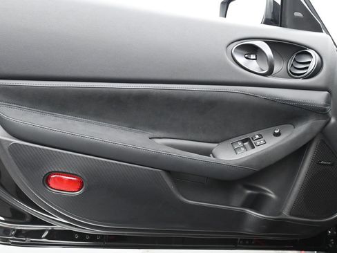 Used 2024 Nissan Z NISMO w/ Floor Mat Package image 9