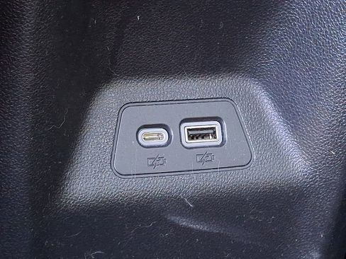 Used 2021 Buick Envision Essence image 11