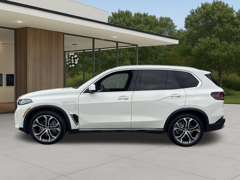 Used 2026 BMW X5 xDrive50e w/ Parking Assistance Package AWD/4WD image 13