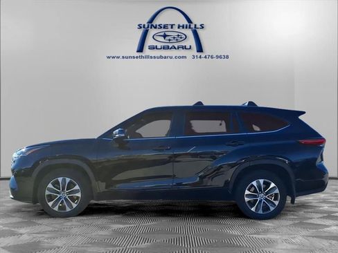Used 2022 Toyota Highlander XLE image 15