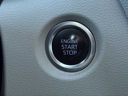 Used 2022 Toyota Corolla LE w/ LE Convenience Package FWD image 21