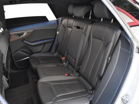 Used 2021 Audi Q8 Premium Plus w/ Premium Plus Package image 26