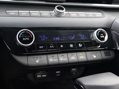 Used 2023 Hyundai Elantra Limited FWD image 24