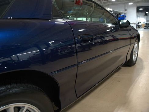 Used 2001 Chevrolet Camaro LT w/ Preferred Equipment Group 1 image 23