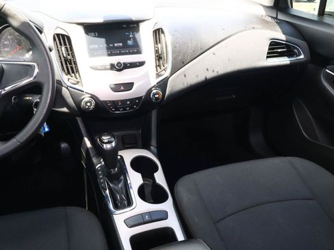 Used 2018 Chevrolet Cruze LS FWD image 10
