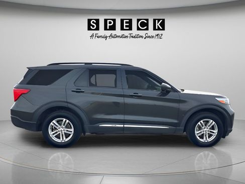 Used 2022 Ford Explorer XLT AWD/4WD image 6