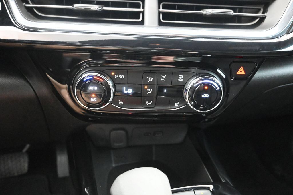 Used 2024 Chevrolet Trax RS w/ Driver Confidence Package FWD image 17