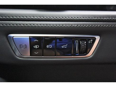 New 2026 Cadillac Escalade IQ Sport 2 w/ LPO, ONYX Package AWD/4WD image 15